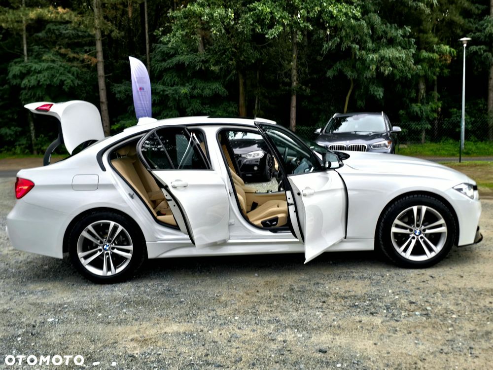 BMW 3 Series 2018 photo 4