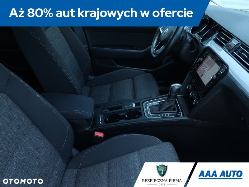 Volkswagen Passat - 10