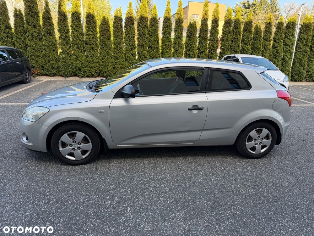 Kia Ceed - 8