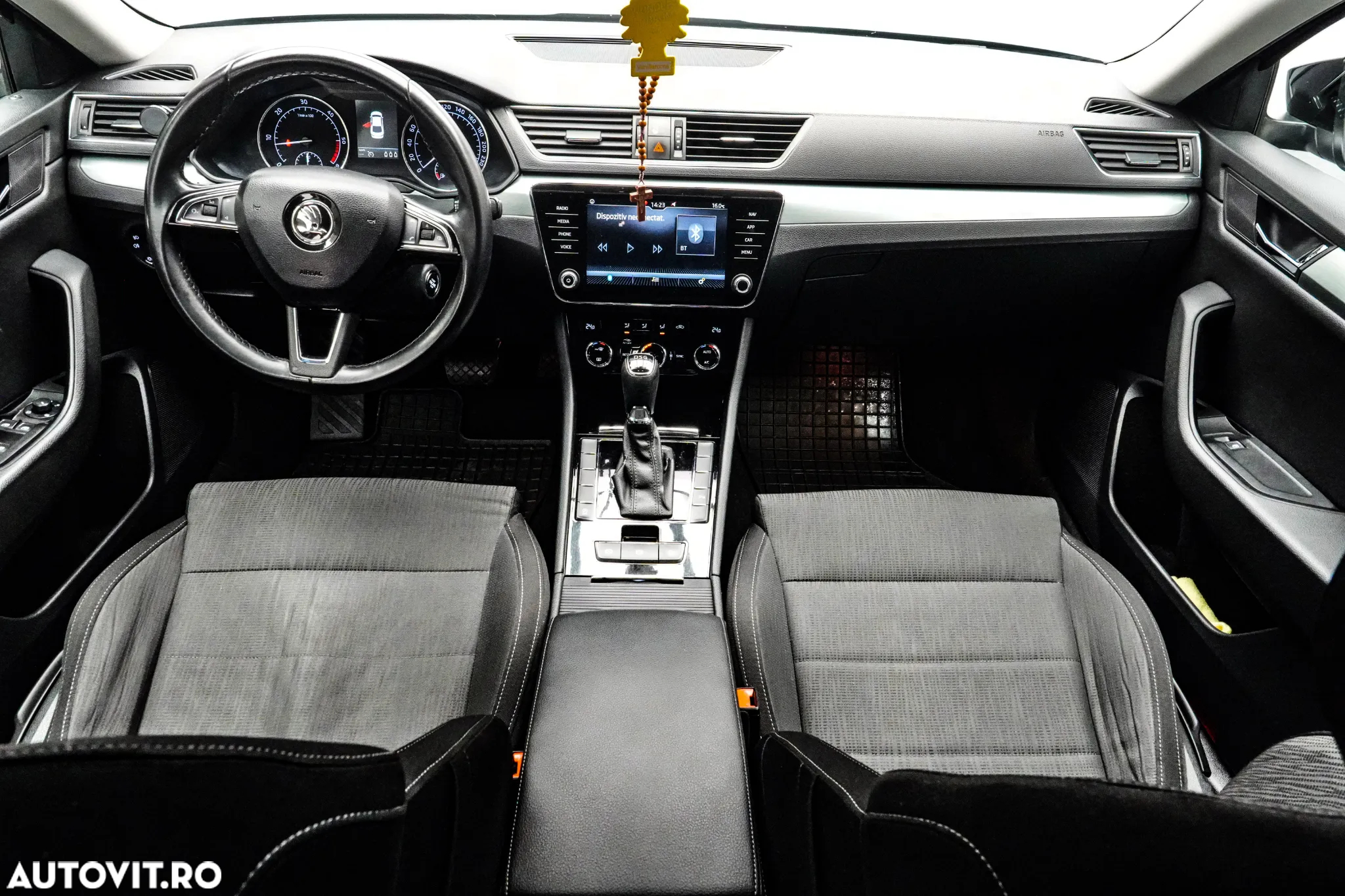 Skoda Superb 1.6 TDI DSG Ambition - 8