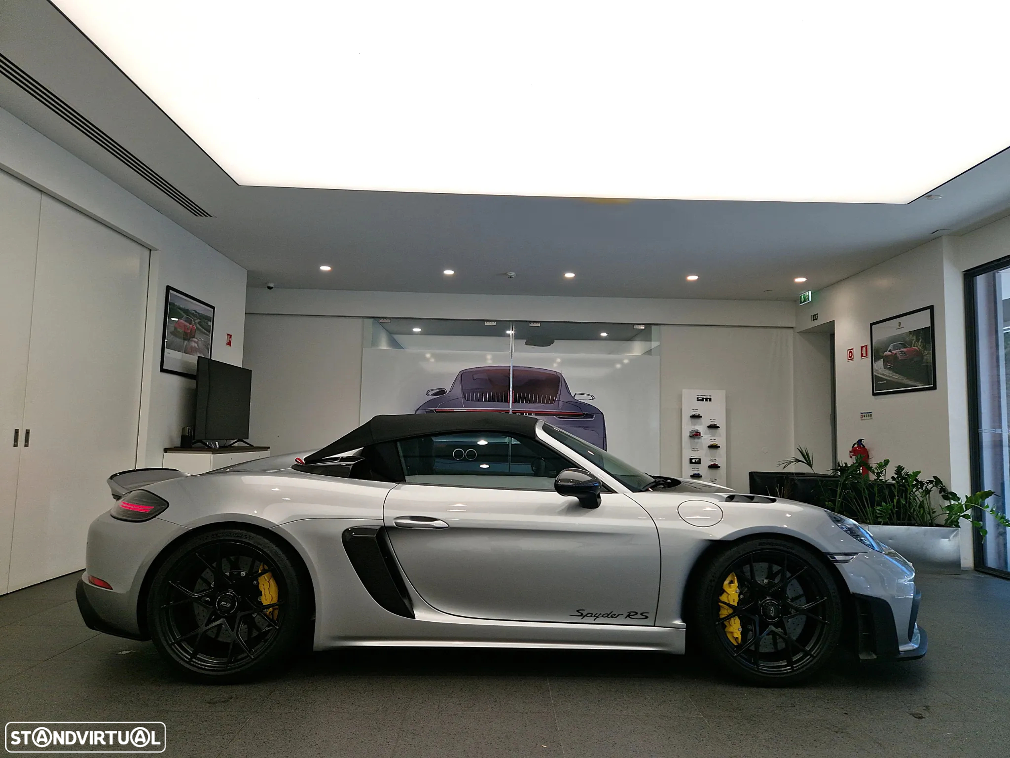 Porsche 718 Spyder RS - 17