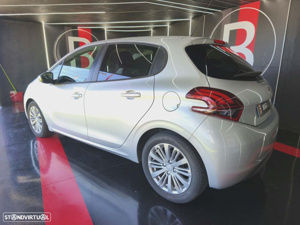 Peugeot 208 1.6 BlueHDi Style - 4