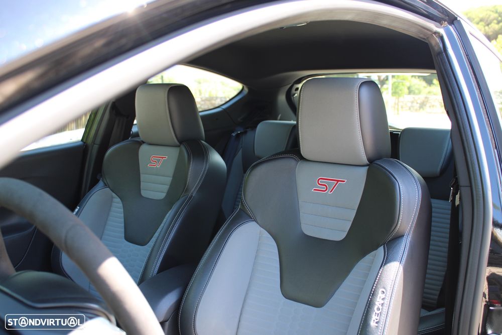 Ford Fiesta 1.6 T ST - 10