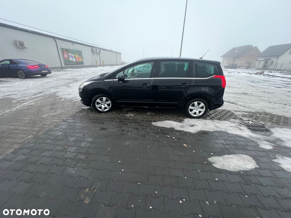Peugeot 5008 - 5