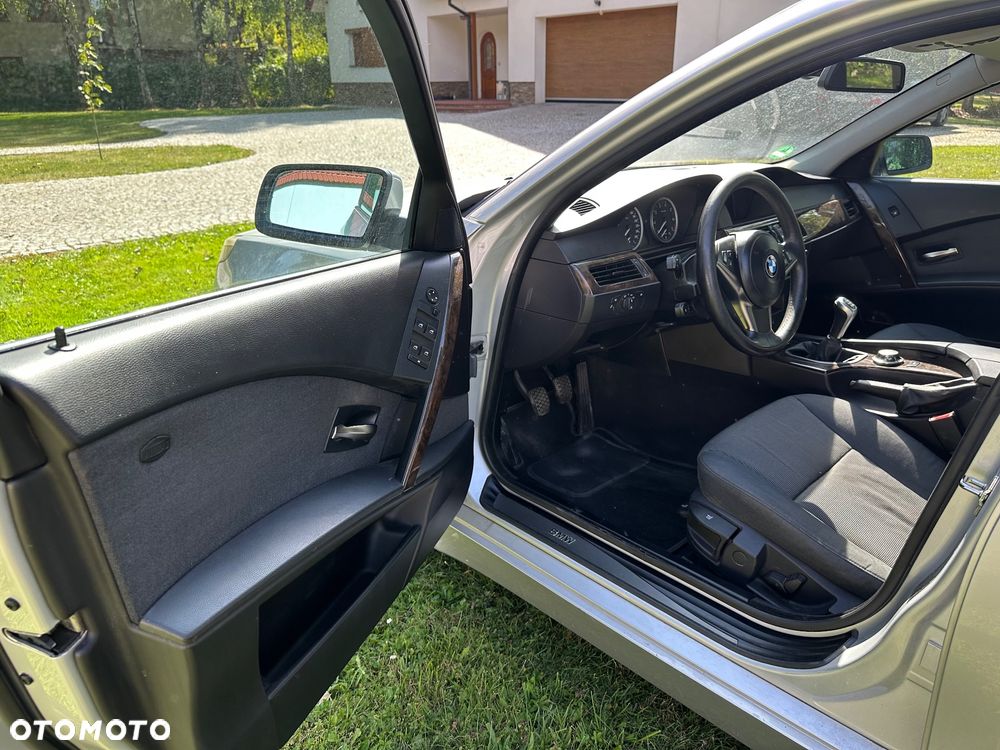 BMW Seria 5 525i - 9