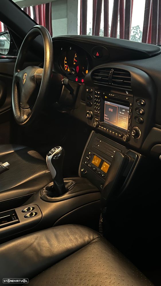 Porsche 911 (996) Carrera - 23