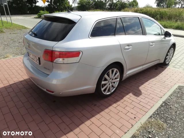 Toyota Avensis - 4