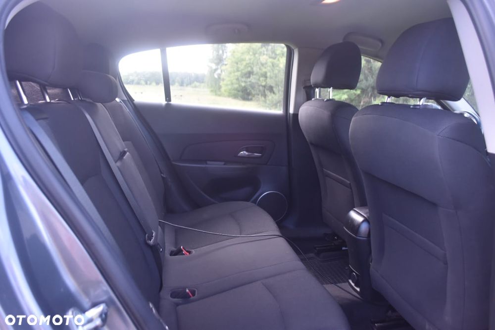 Chevrolet Cruze 1.8 LT - 11