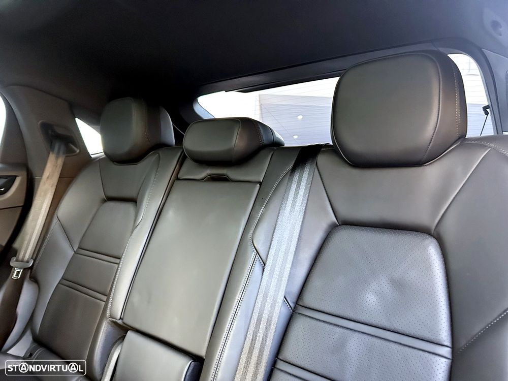Porsche Cayenne Coupé E-Hybrid - 29