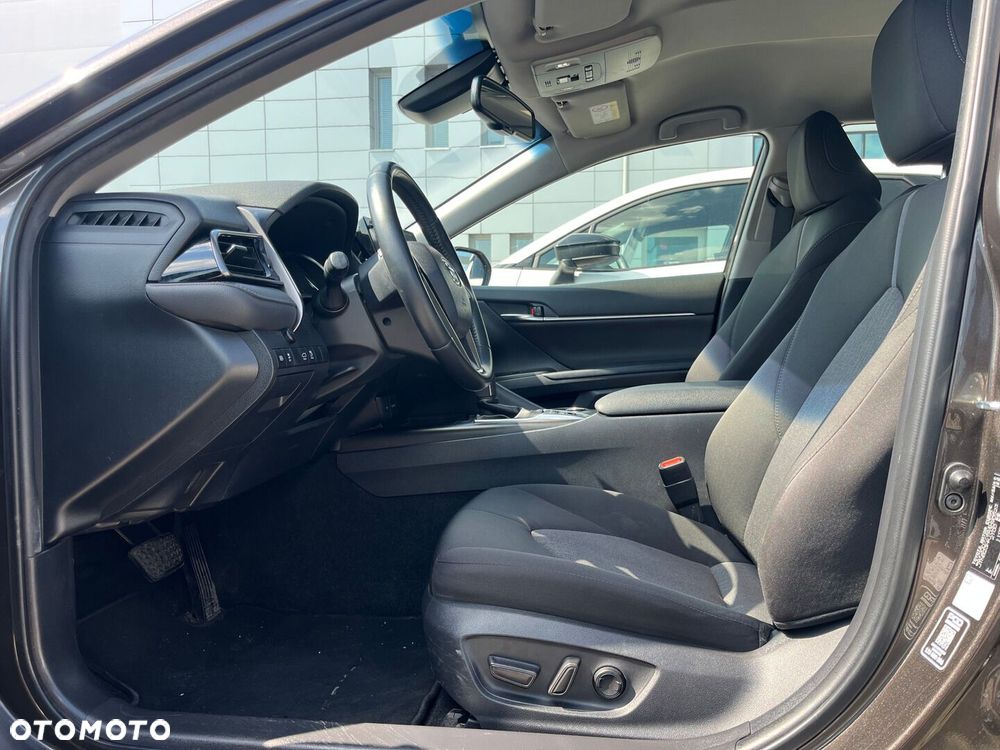 Toyota Camry 2.5 Hybrid Comfort CVT - 9