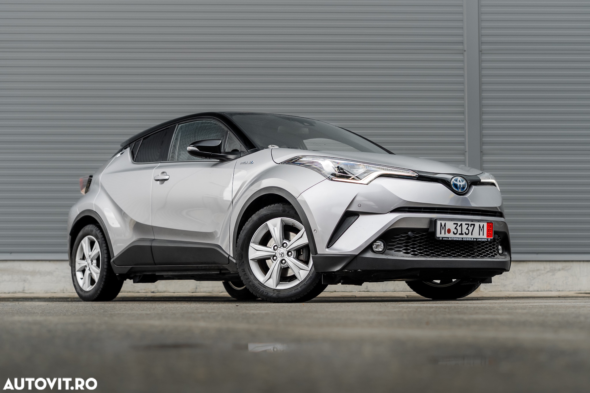Toyota C-HR Hybrid Lounge - 29