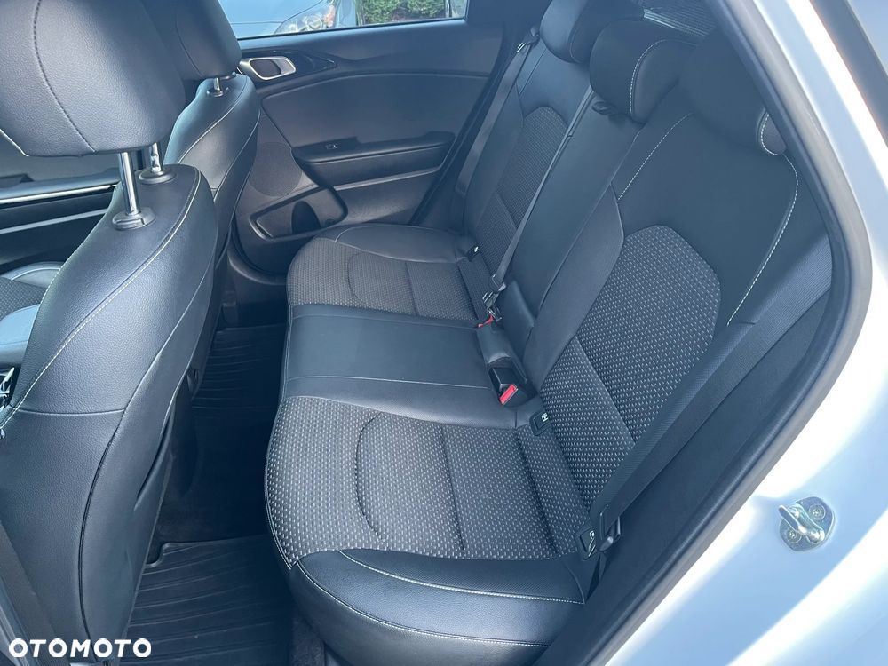 Kia Ceed 1.6 CRDi mHEV L - 7