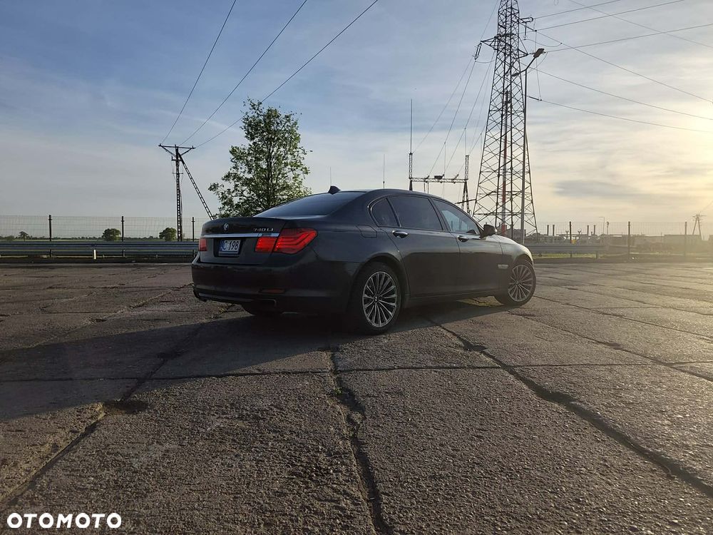 BMW Seria 7 740Li - 4