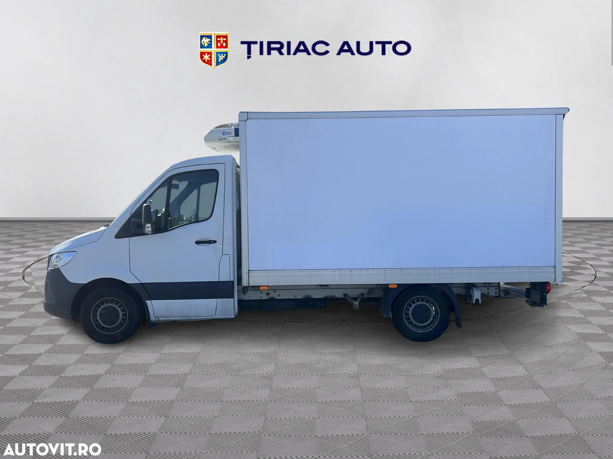 Mercedes-Benz Sprinter - 2