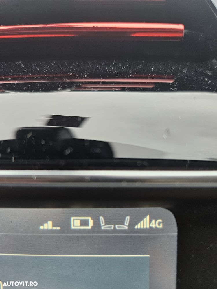 Jaguar XE - 12