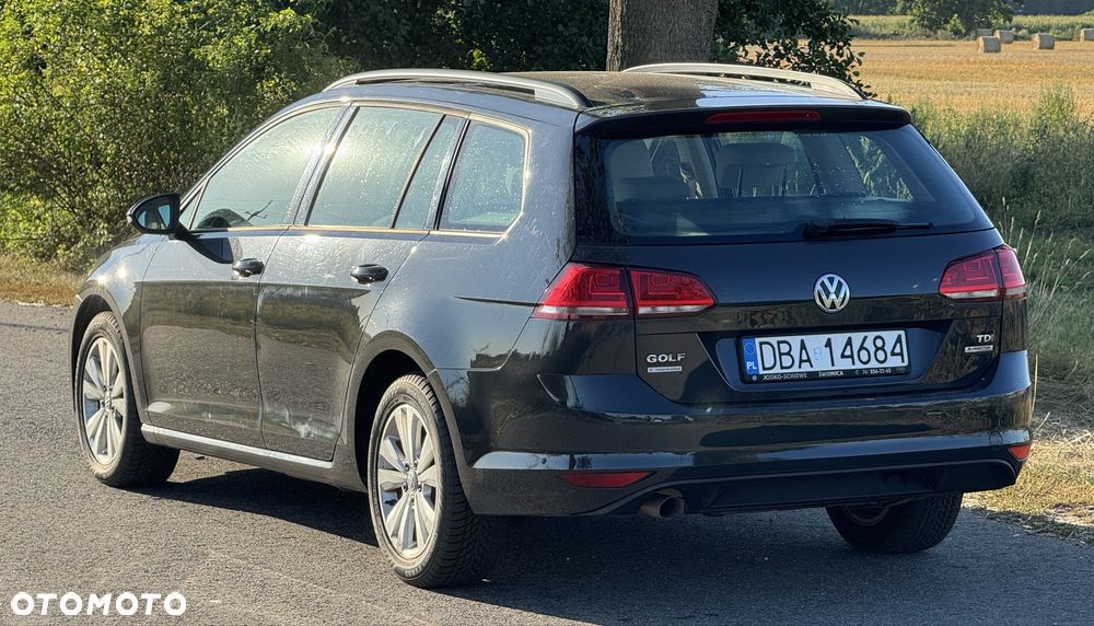 Volkswagen Golf - 6