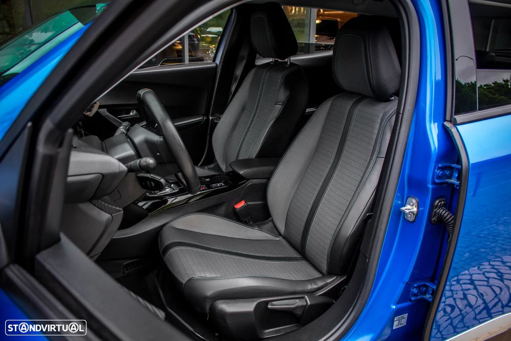 Peugeot e-2008 Allure - 28