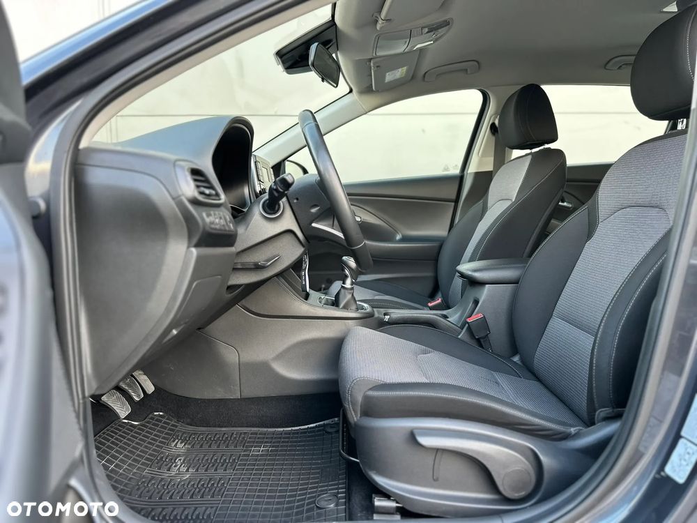 Hyundai i30 1.5 DPI Classic + - 36