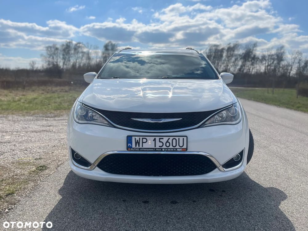 Chrysler Pacifica - 8