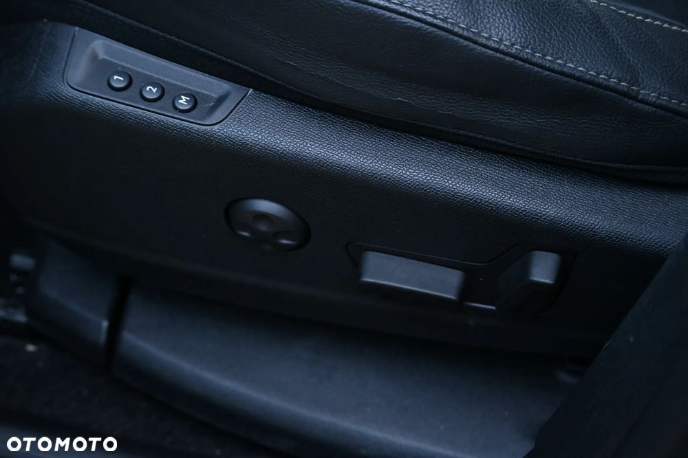 Citroën DS7 Crossback BlueHDI 180 PERFORMANCE LINE - 28