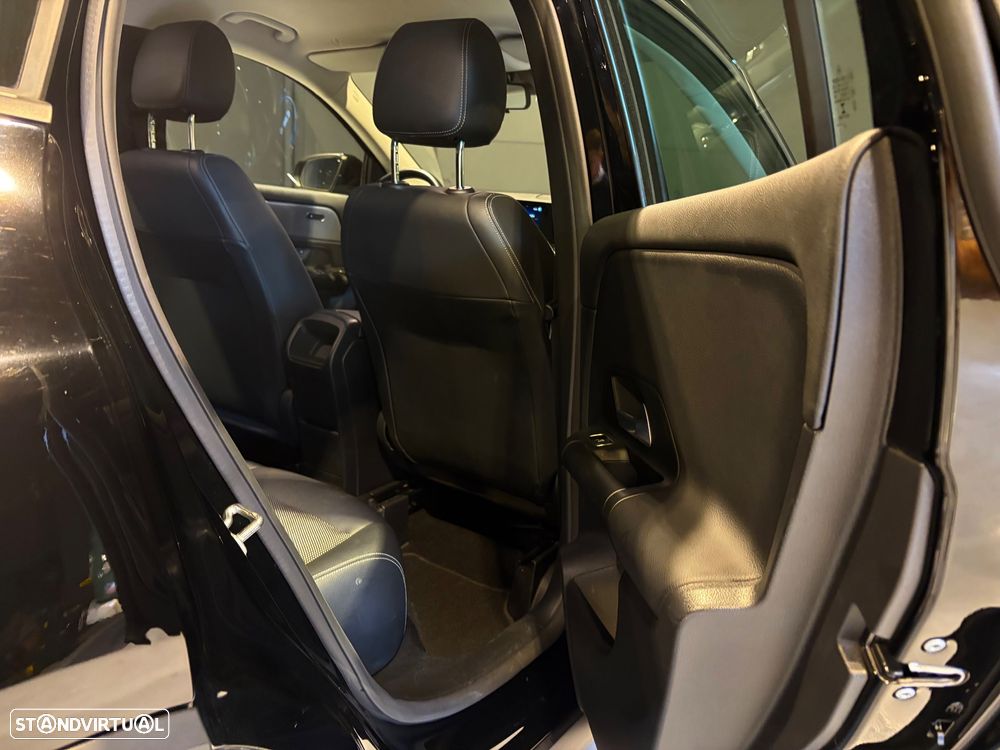 Mercedes-Benz GLA 180 7G-DCT - 12