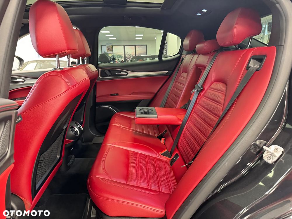 Alfa Romeo Stelvio 2.0 Turbo 16V AT8-Q4 Executive - 9
