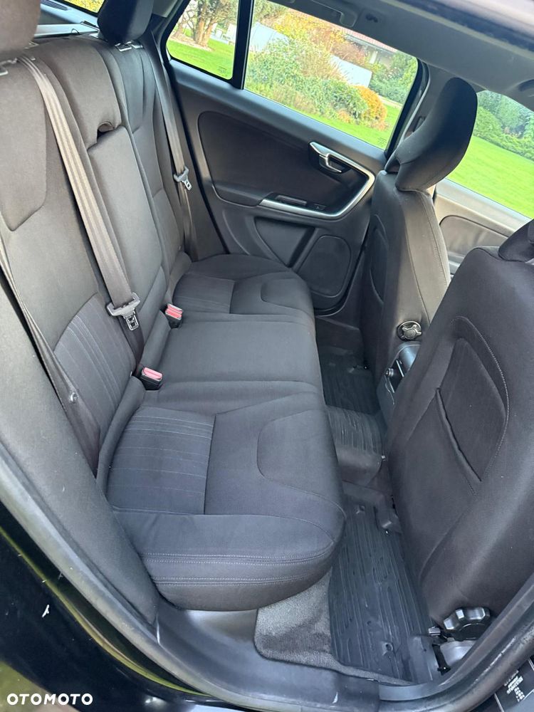 Volvo V60 ver-d2-kinetic - 4