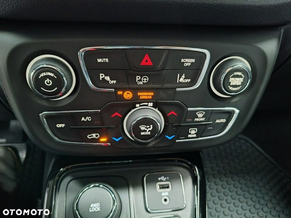 Jeep Compass 1.4 TMair Limited 4WD S&S - 32