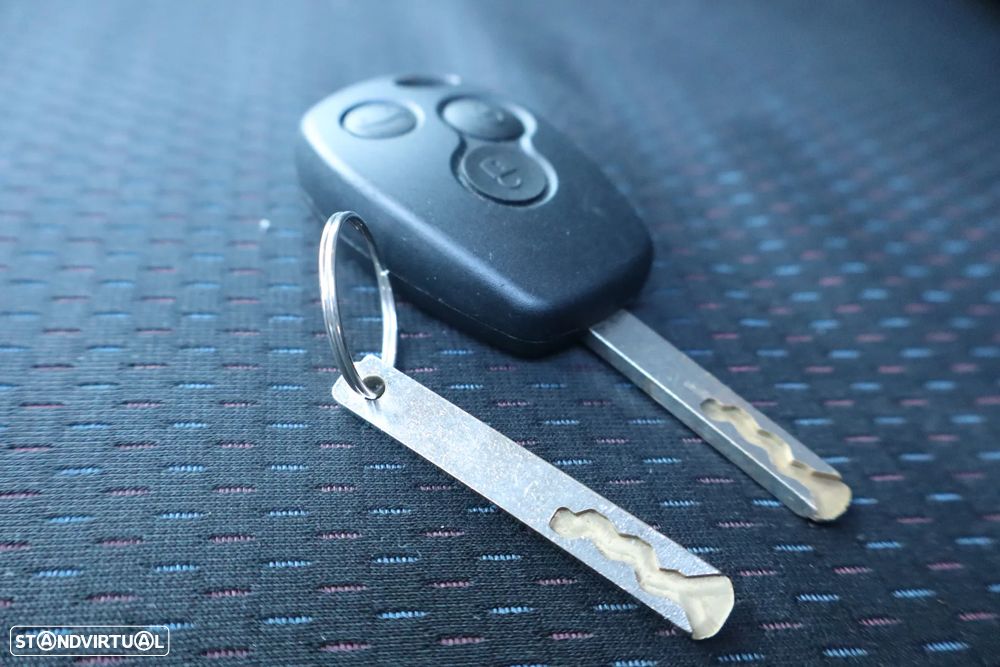 Renault Clio 1.2 16V Expression - 24