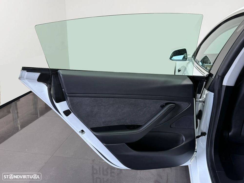 Tesla Model 3 Long Range AWD Dual Motor - 36