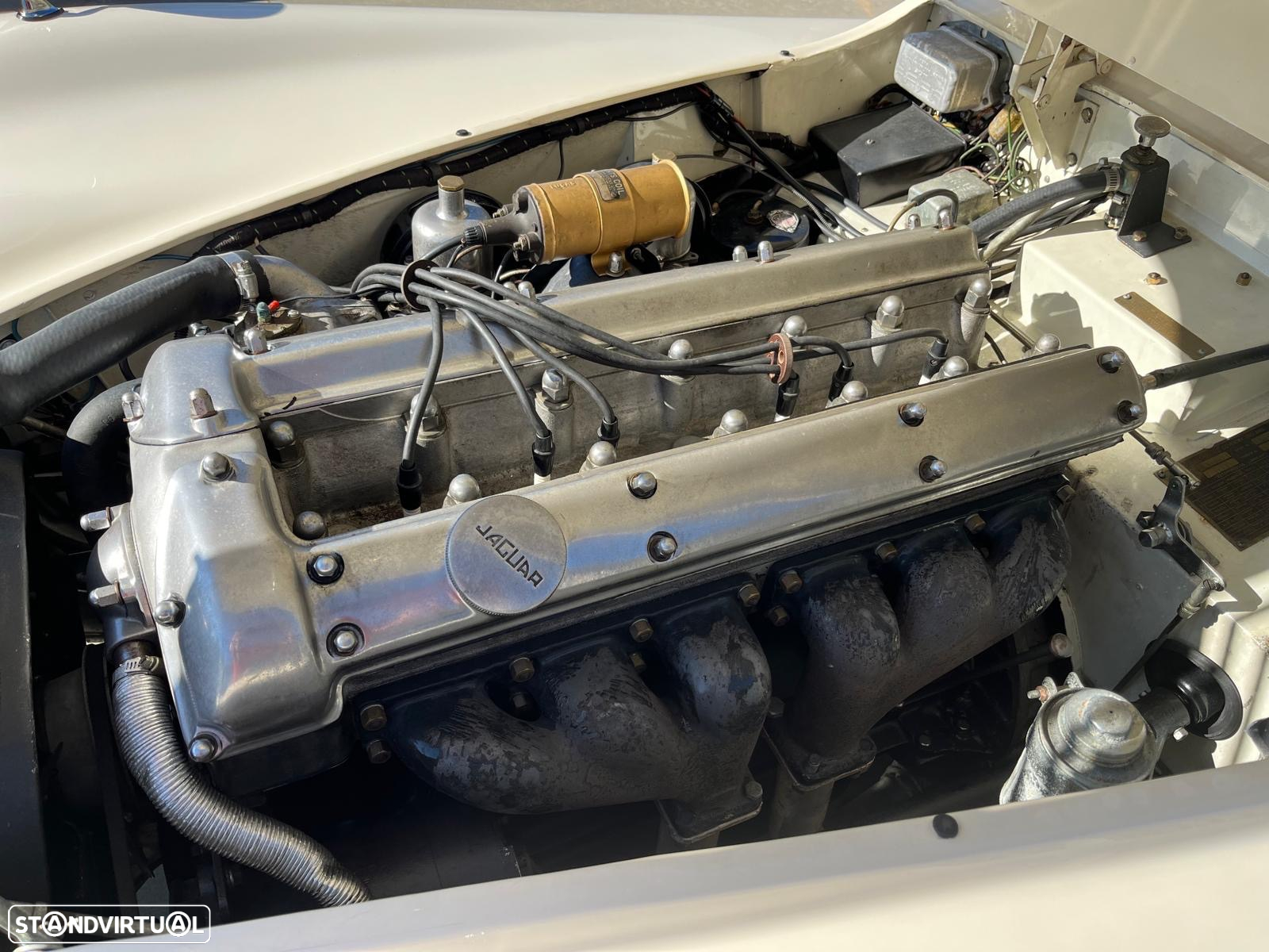 Jaguar XK140 - 19