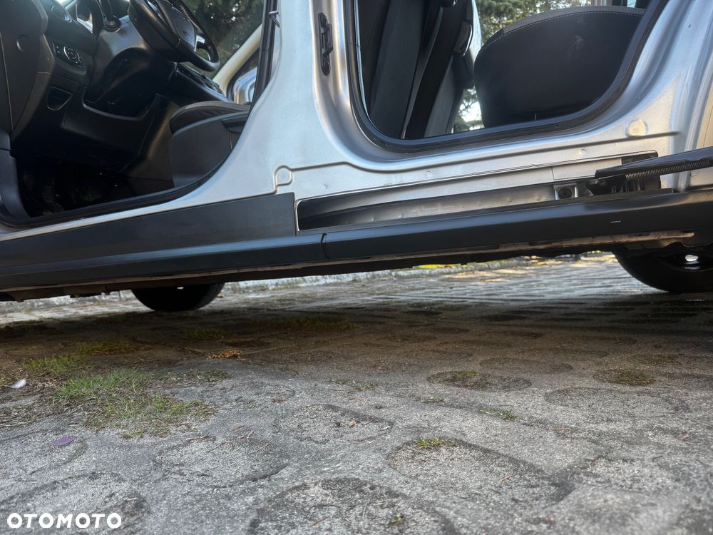 Ford Tourneo Courier 1.0 EcoBoost S&S Ambiente - 19