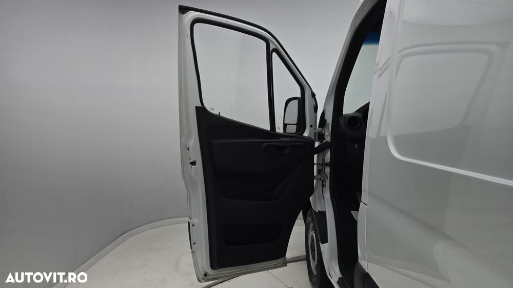 Mercedes-Benz Sprinter - 10