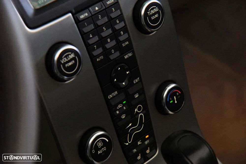 Volvo C70 2.4 D5 Momentum Geartronic - 22