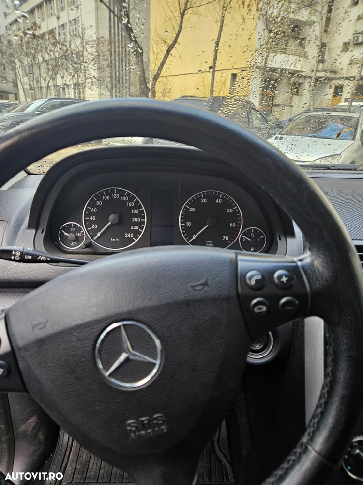 Mercedes-Benz A - 6