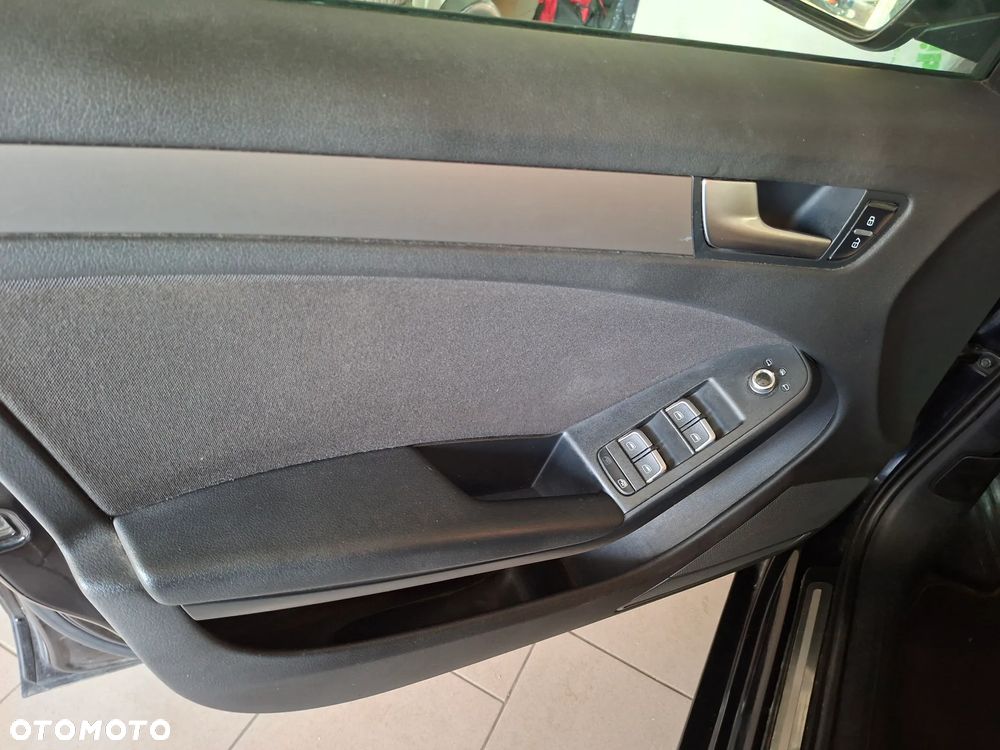 Audi A4 Avant 2.0 TDI DPF multitronic Ambiente - 12