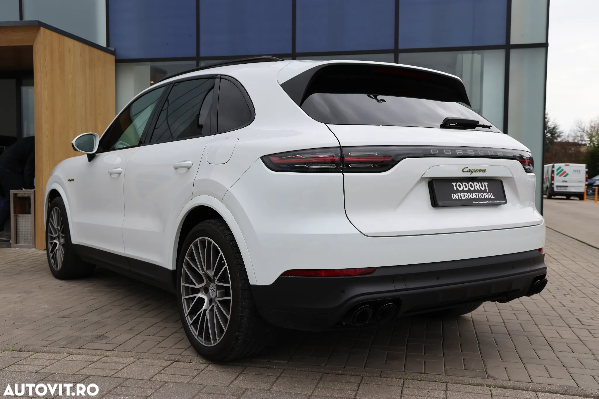 Porsche Cayenne E-Hybrid Tiptronic S Platinum Edition - 3