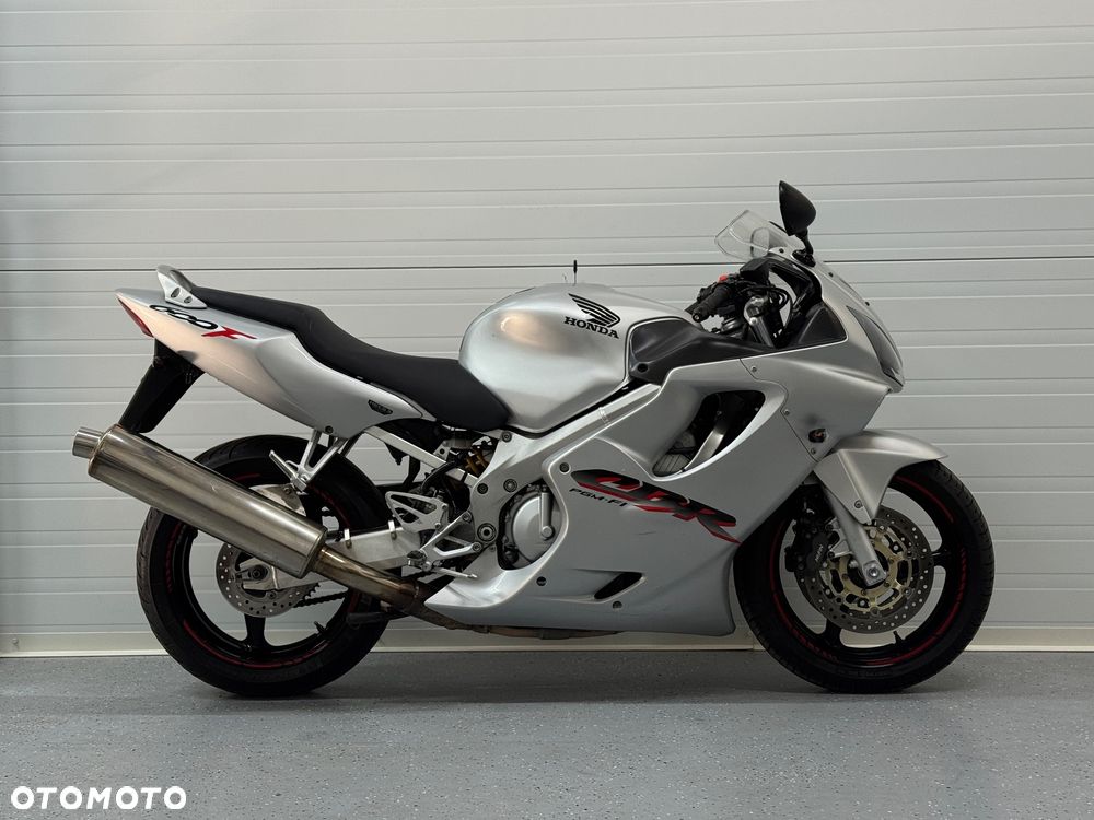 Honda CBR - 3