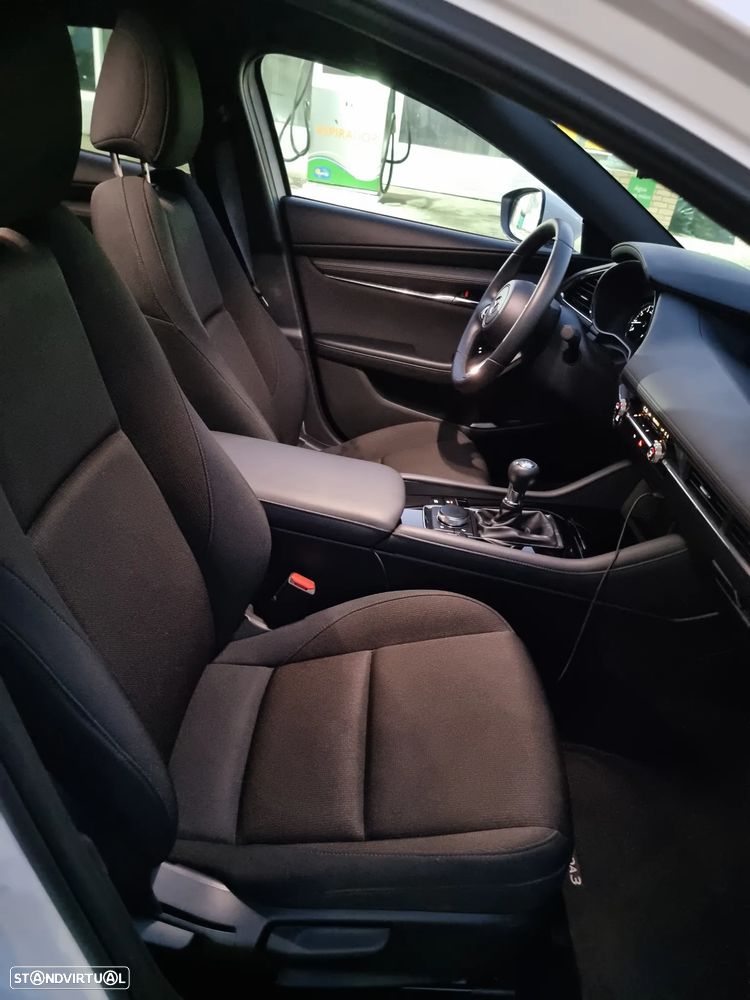 Mazda 3 Hatchback 2.0 Sky-X Evo.P.i-Act.+P.S. - 9