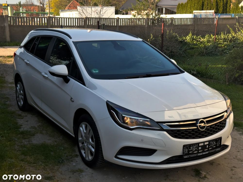 Opel Astra 1.6 CDTI Dynamic S&S - 2