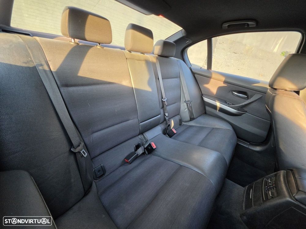 BMW 320 d EfficientDynamics Line Luxury - 11