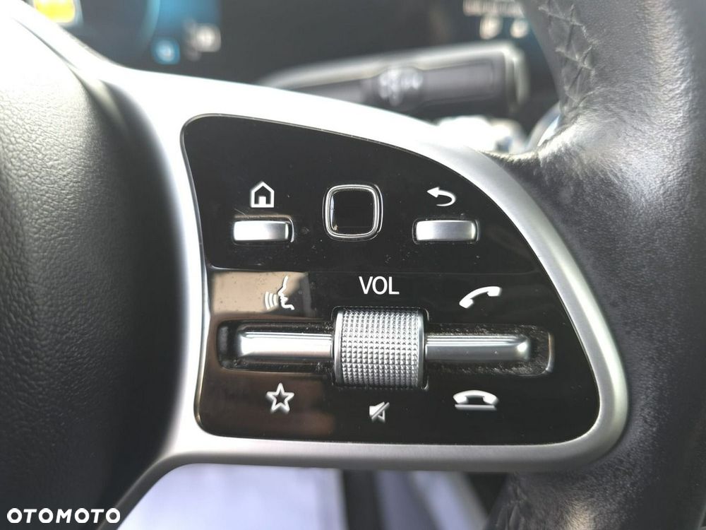 Mercedes-Benz GLB - 18