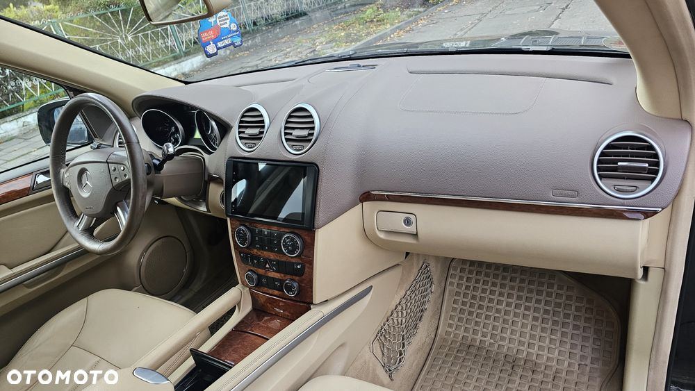 Mercedes-Benz GL - 17