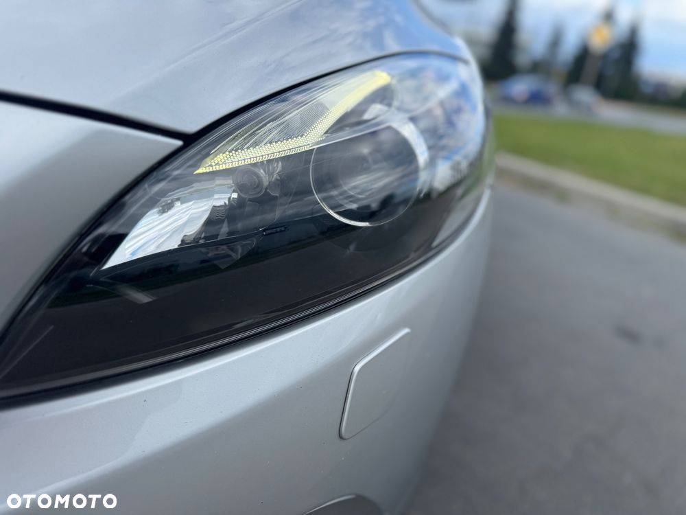 Volvo V40 D2 Momentum - 8
