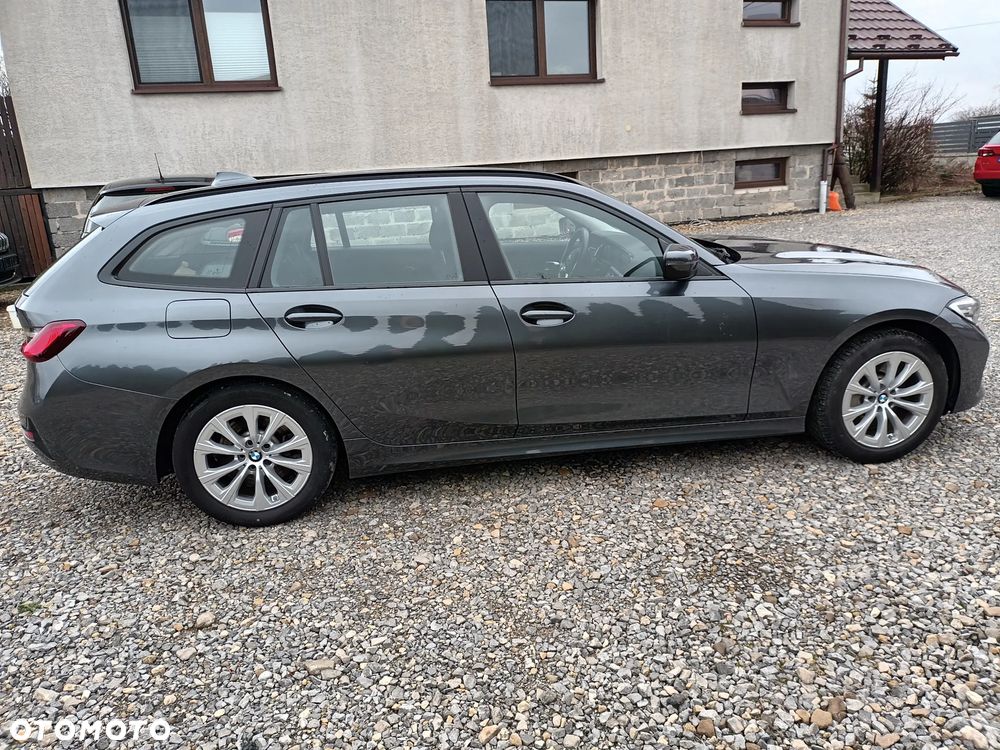 BMW Seria 3 330e xDrive - 4