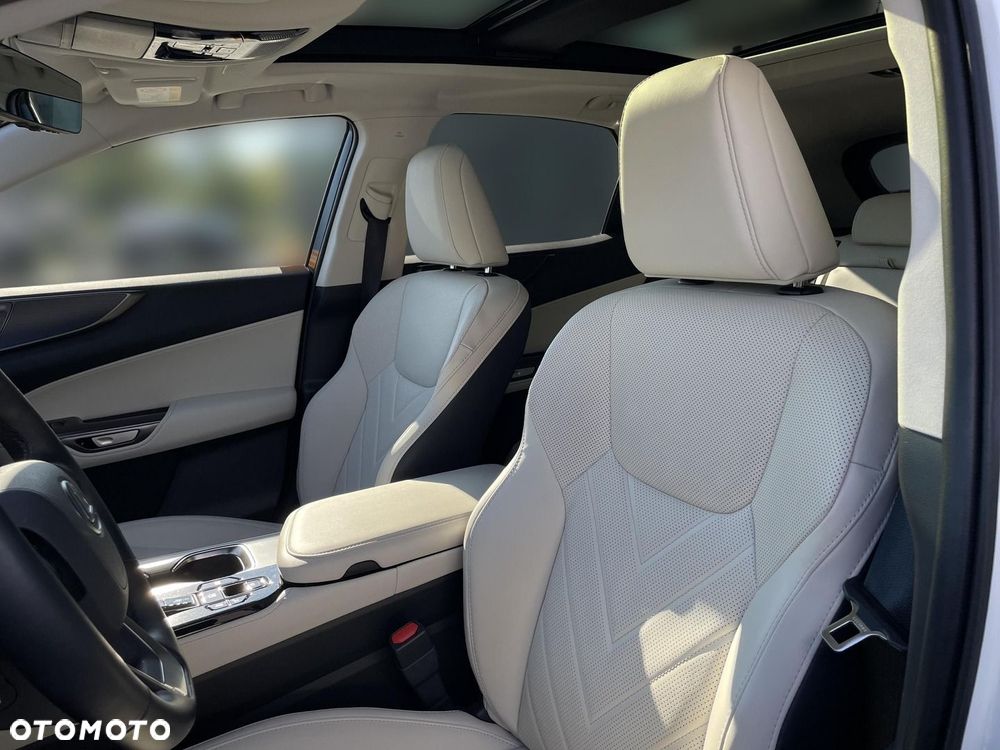 Lexus NX 350h Omotenashi AWD - 11