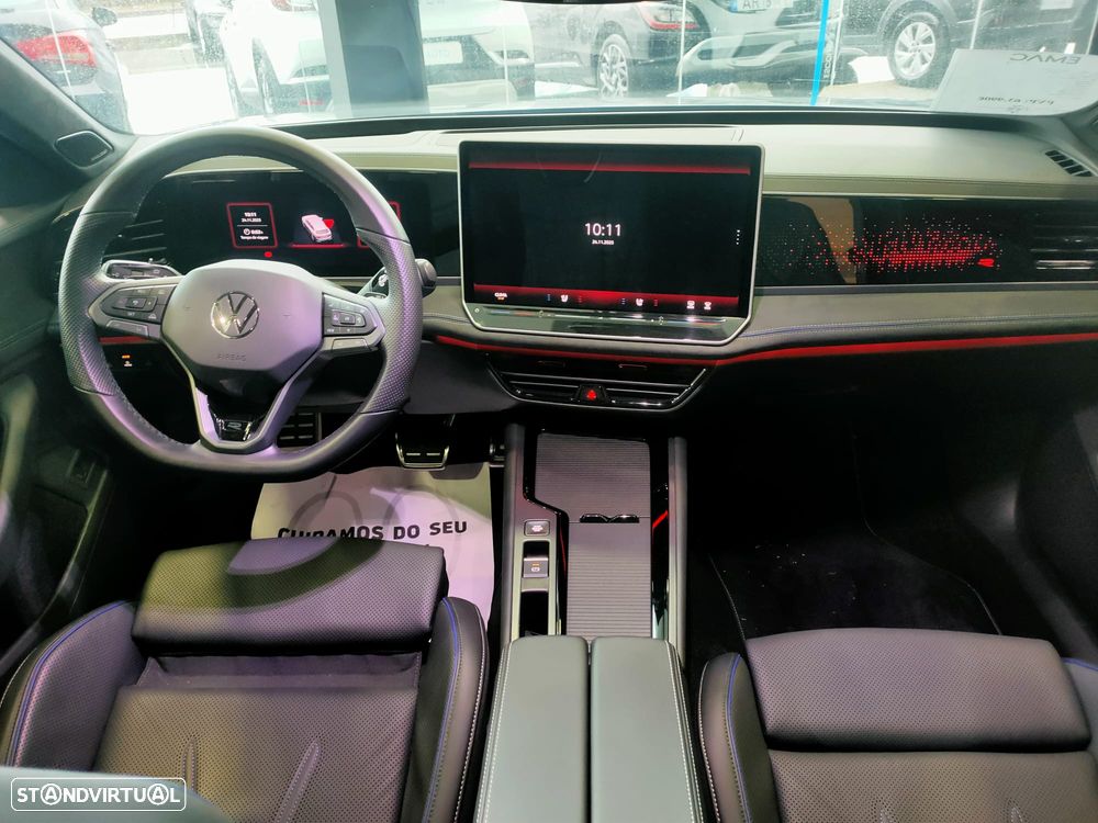 VW Passat Variant 2.0 TDI R-Line DSG - 10