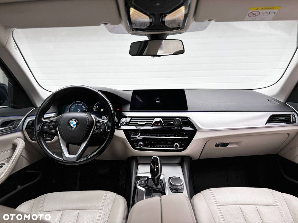 BMW Seria 5 520d xDrive Luxury Line - 11