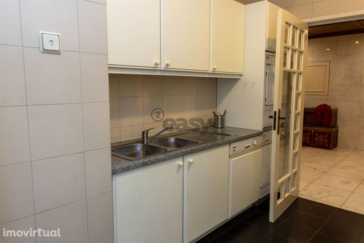 T2 com parqueamento na Rua Braancamp para arrendar - Grande imagem: 5/36