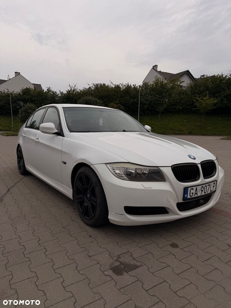 BMW Seria 3 318i - 3